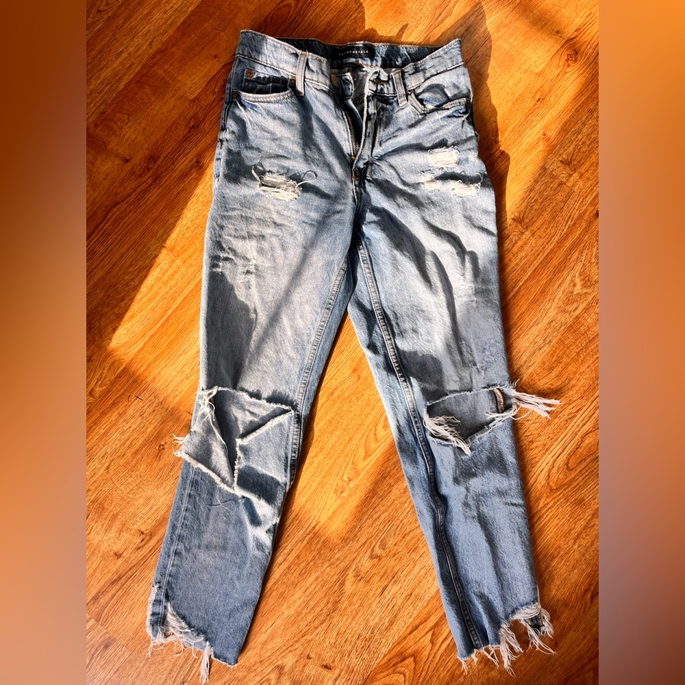 Aeropostale blue, wide leg, ripped, mom jeans.